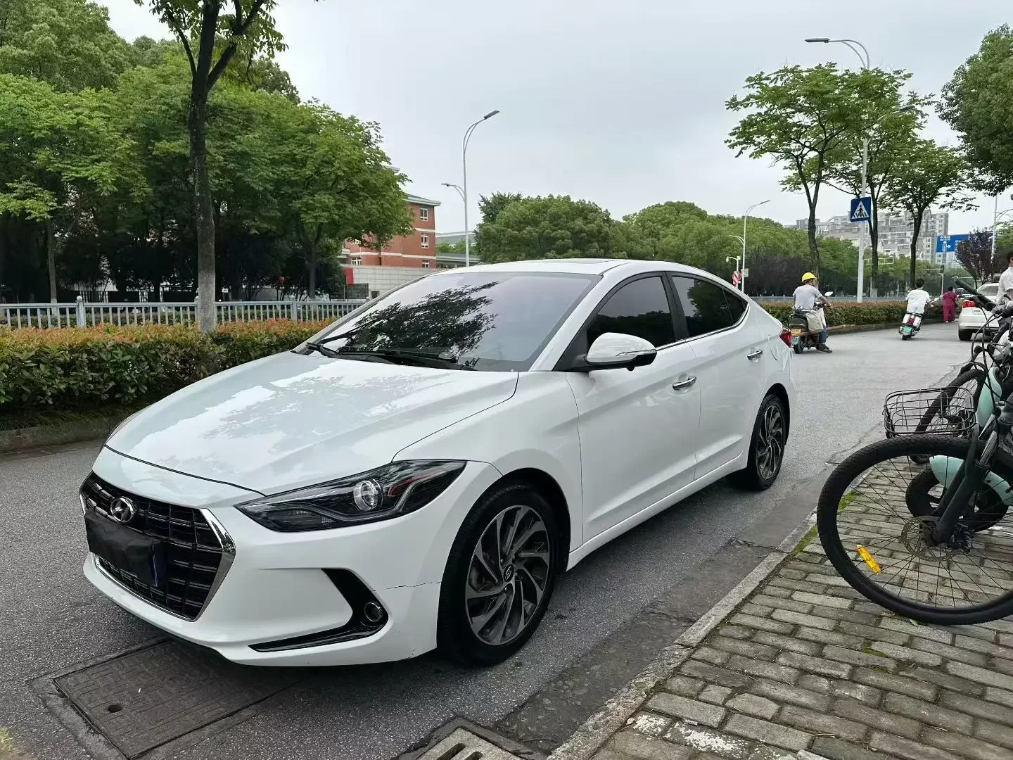 Hyundai lead