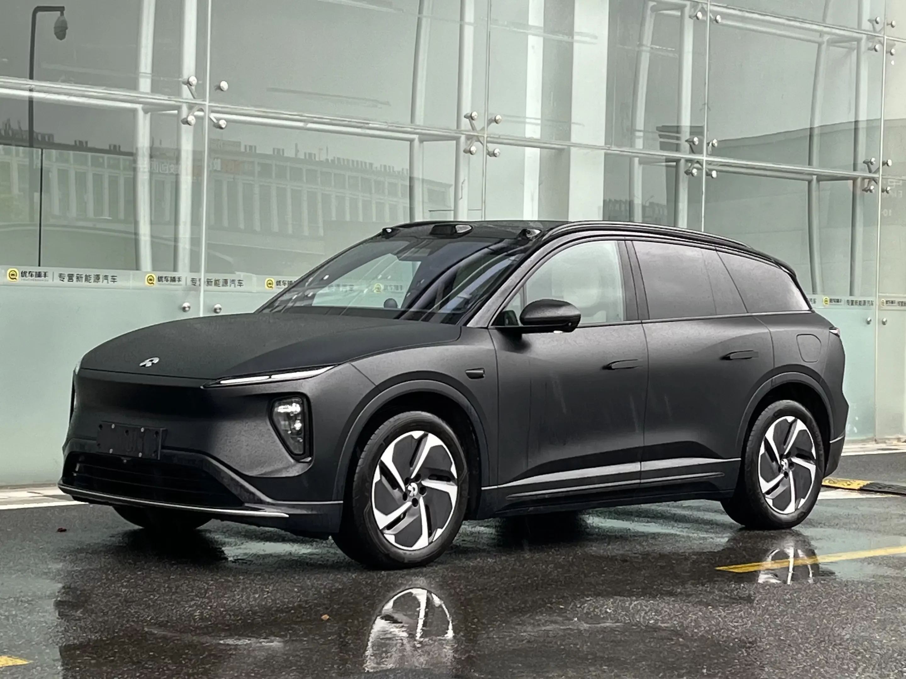 NIO ES6