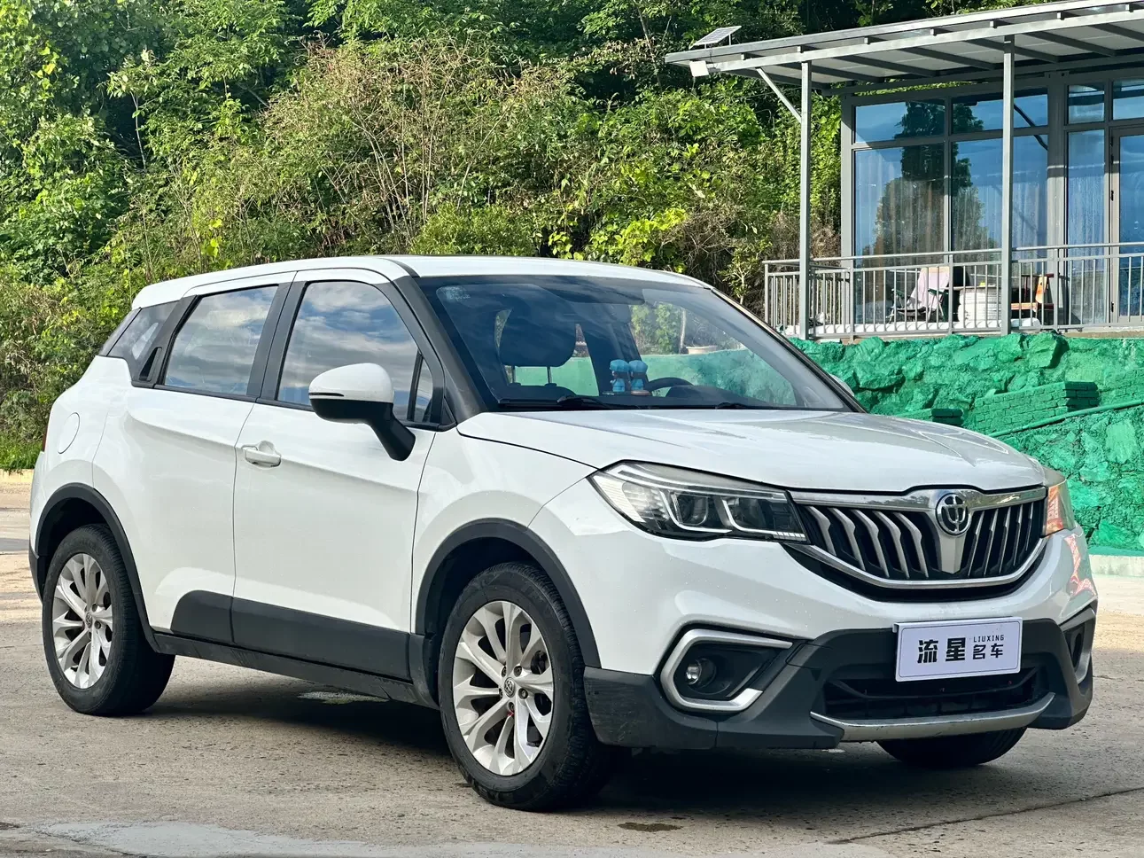 Brilliance China V3