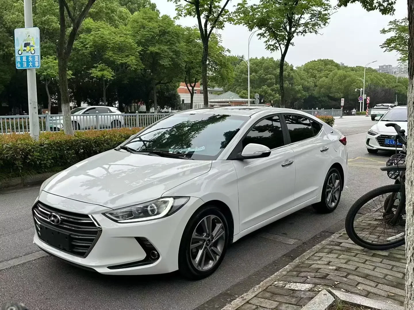 Hyundai lead