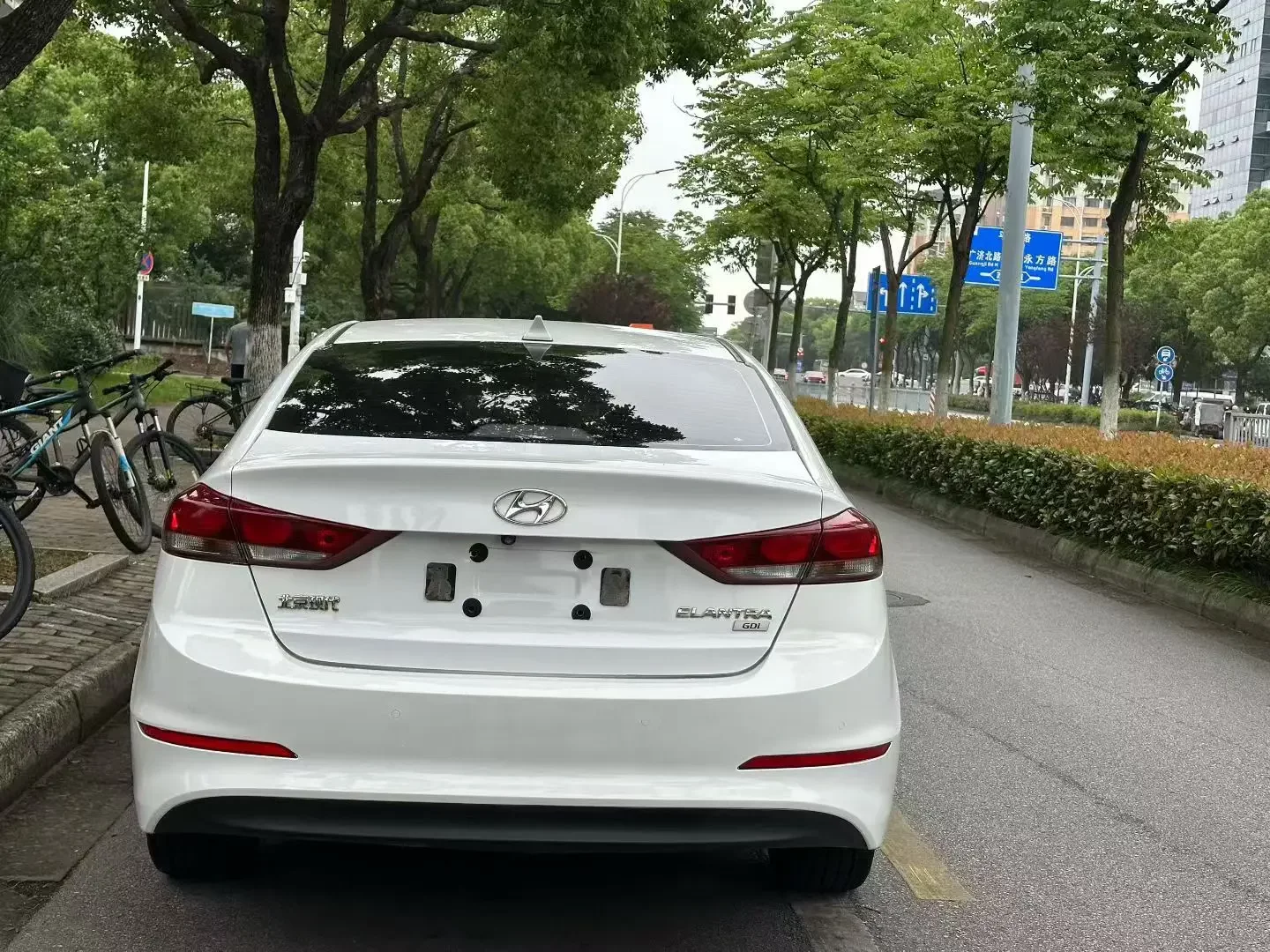 Hyundai lead