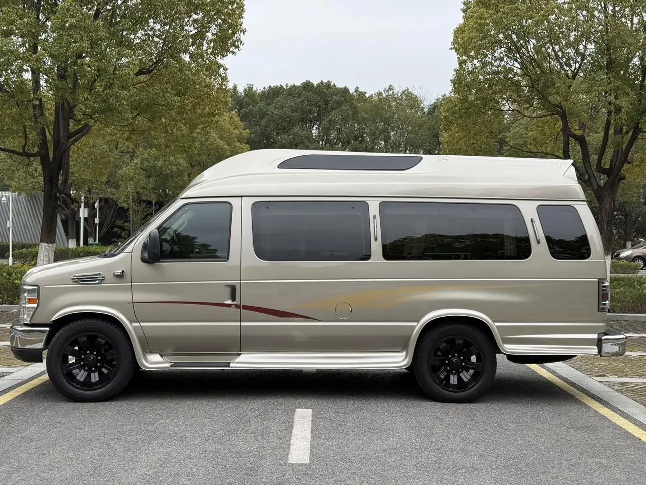 Ford E350