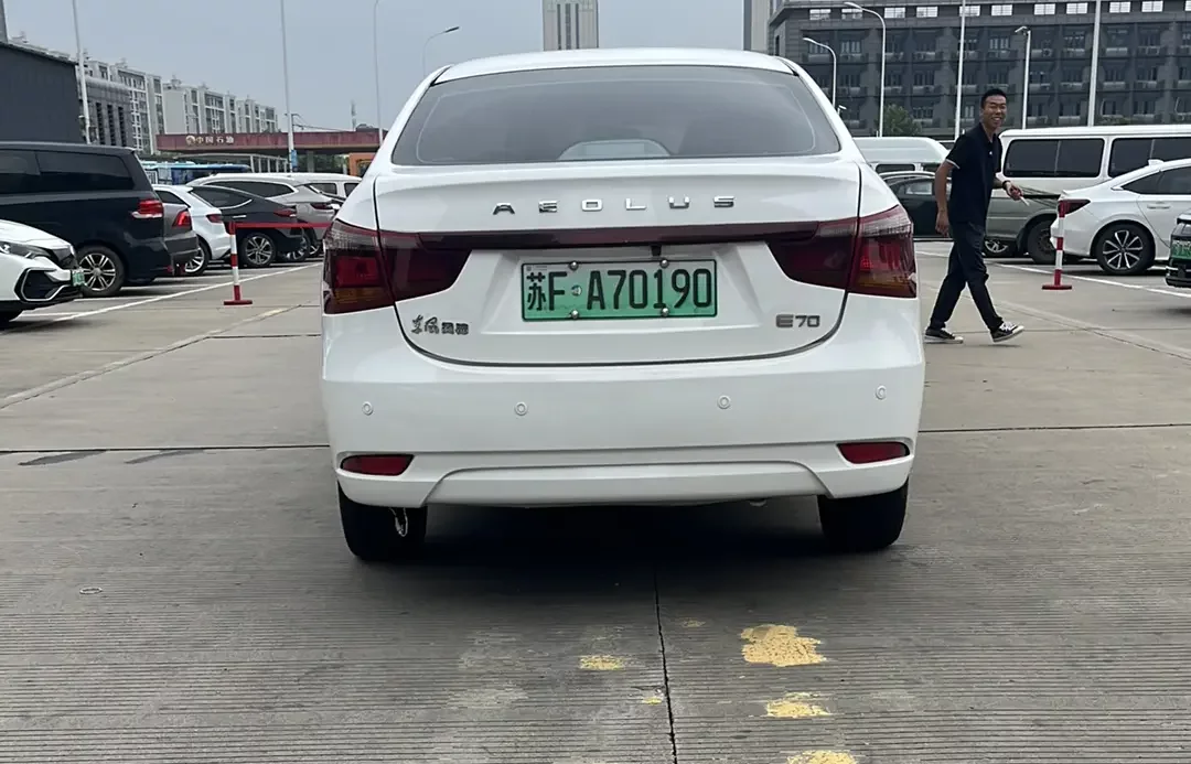 Dongfeng Fengshen E70