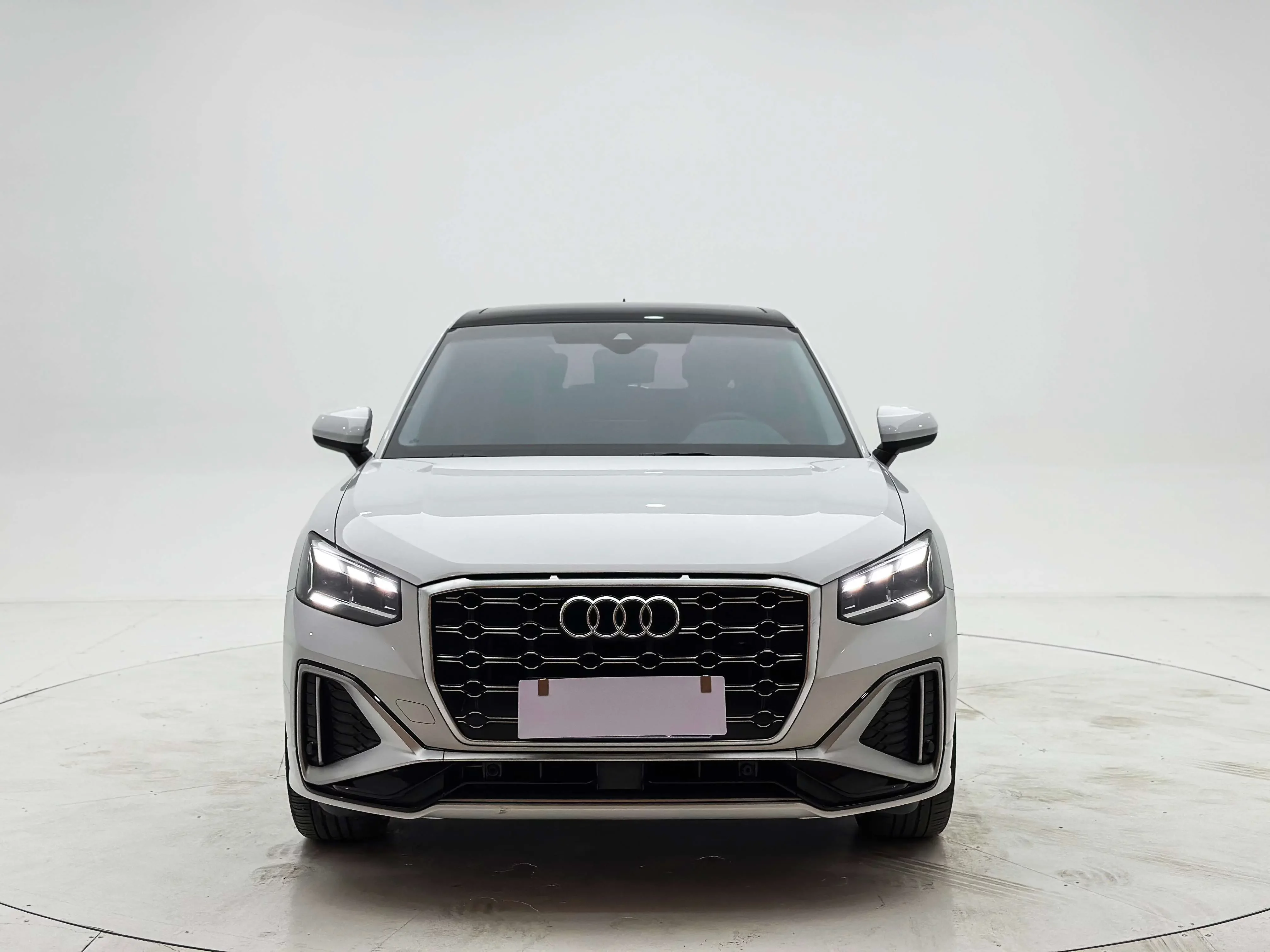 Audi Q2L