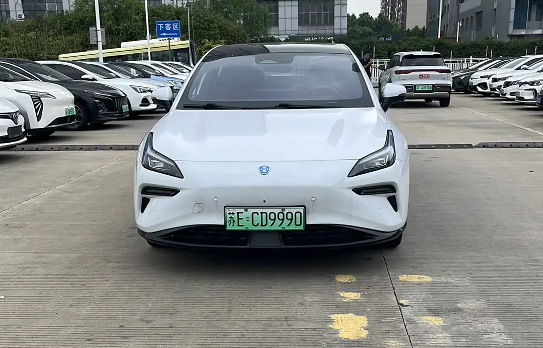 HYCAN Hechuang A06