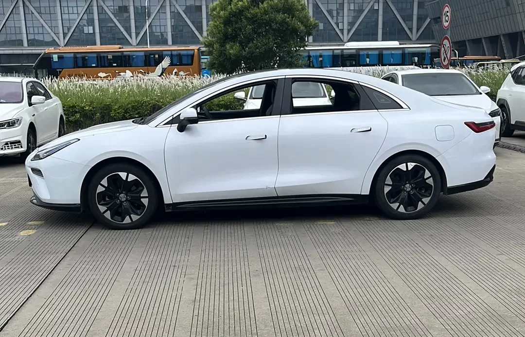 HYCAN Hechuang A06