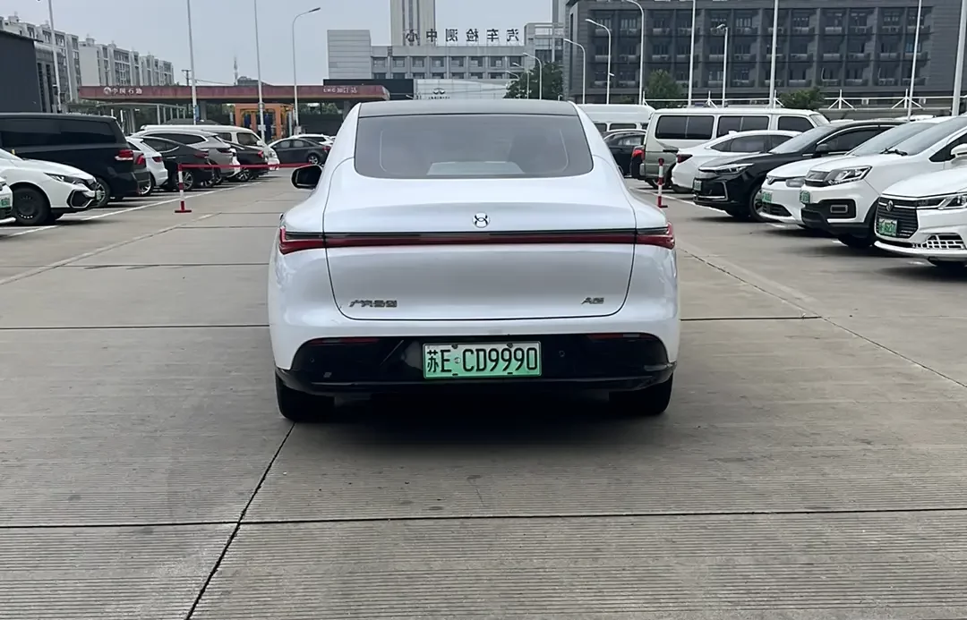 HYCAN Hechuang A06