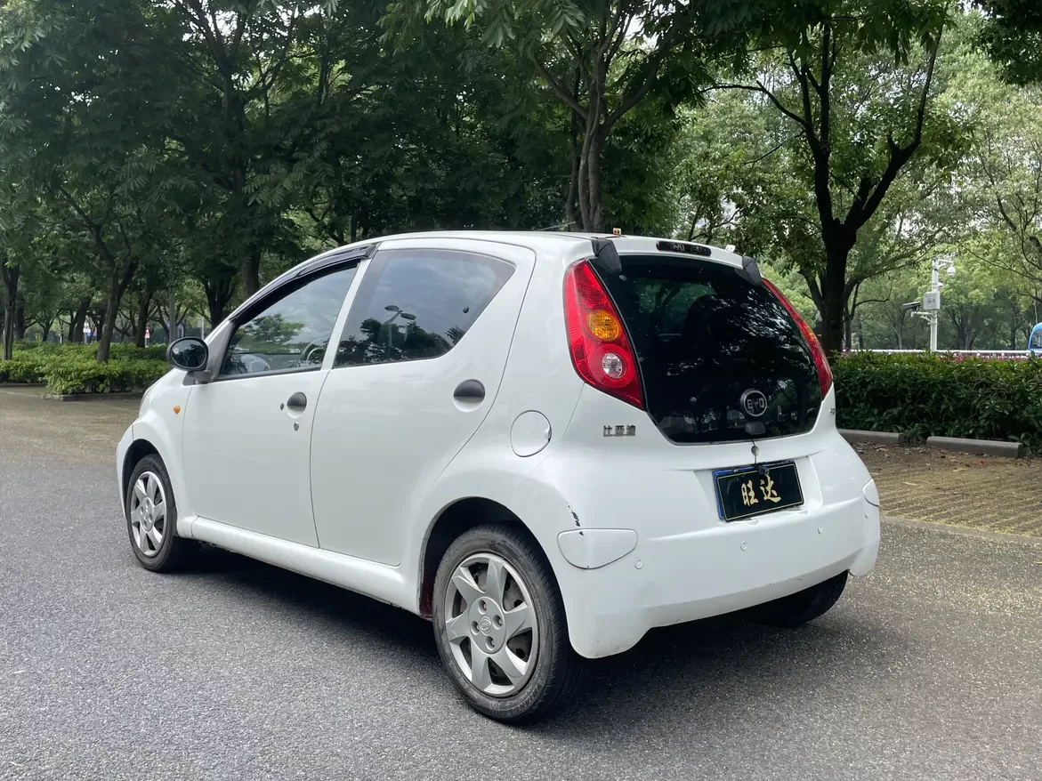 BYD F0
