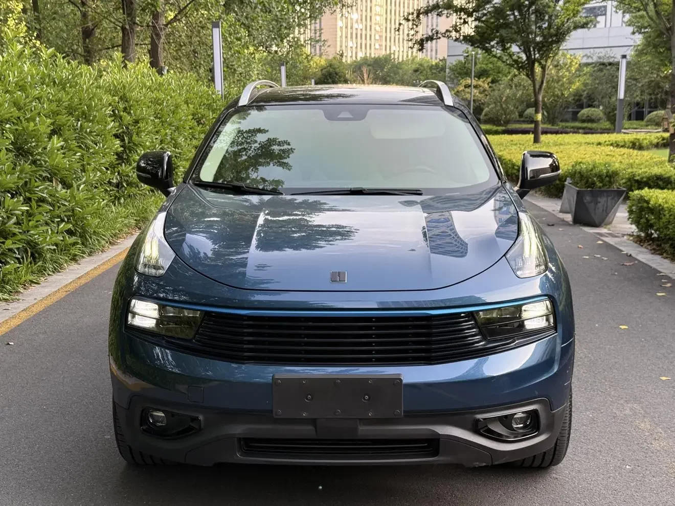 Lynk & Co 01