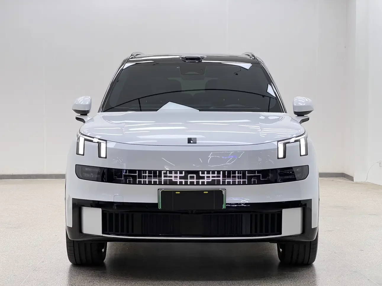 Lynk & Co 900