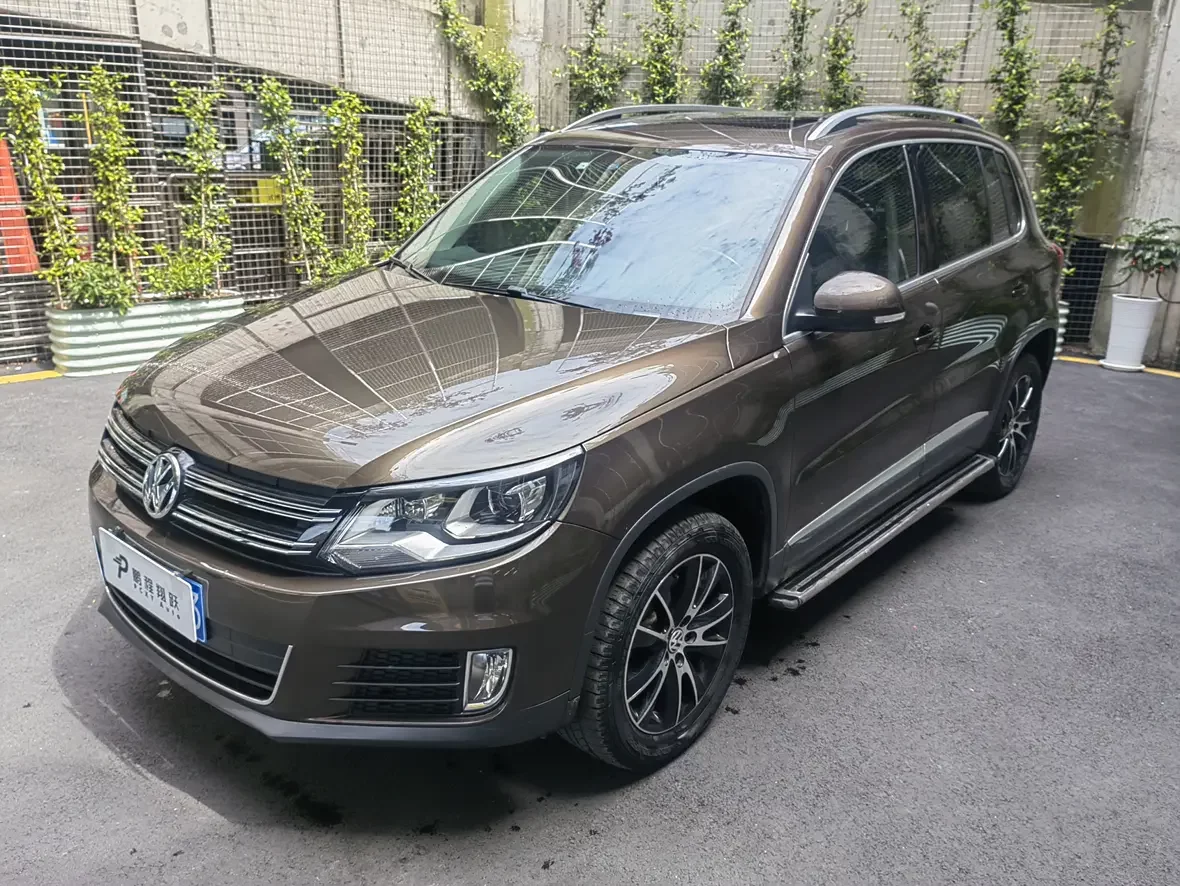 Volkswagen Tiguan (Tharu)