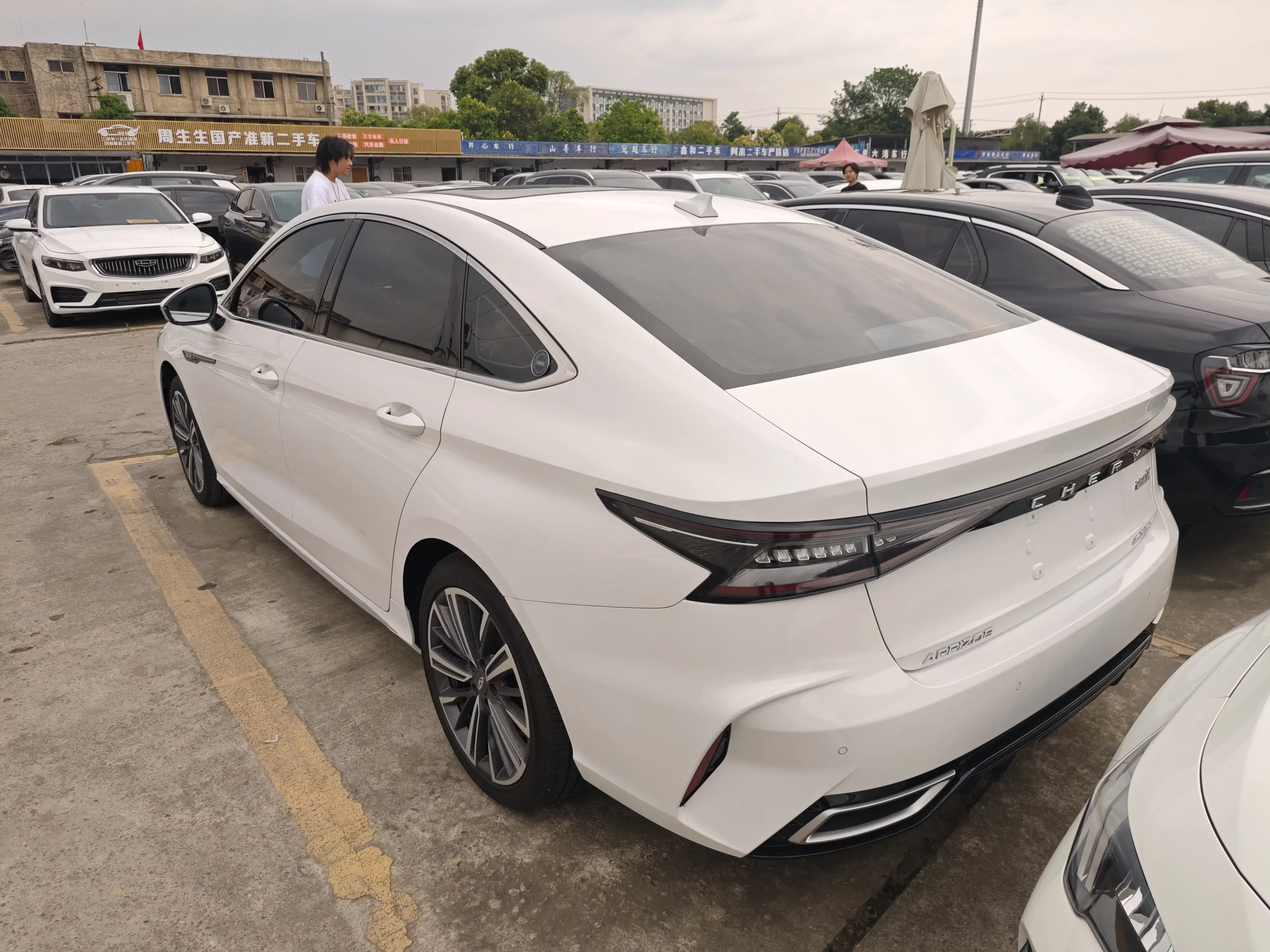 Chery Arrizo 8