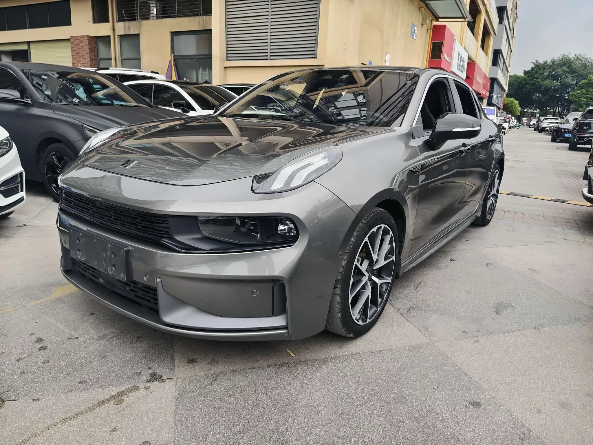 Lynk & Co 03