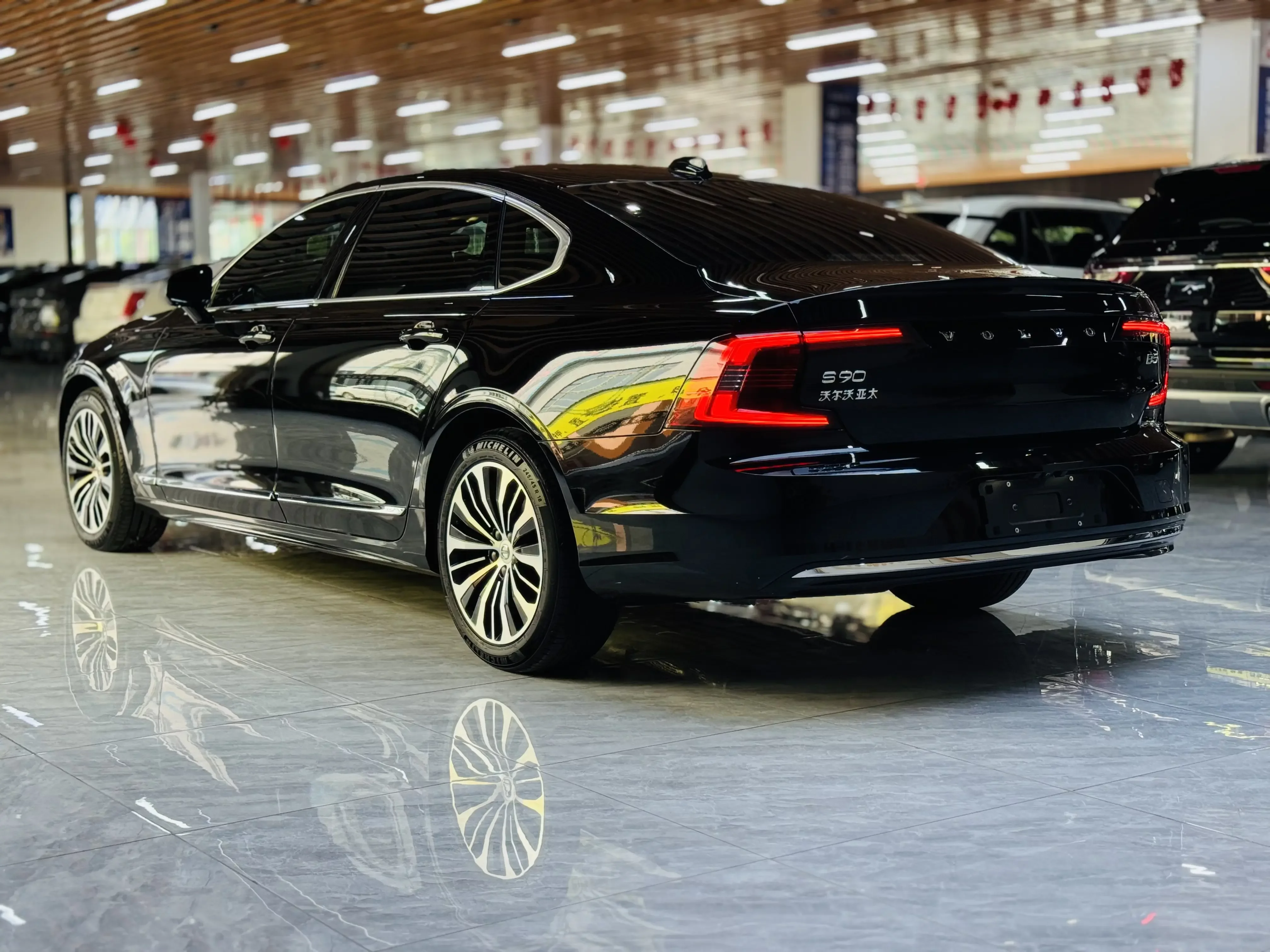 Volvo S90