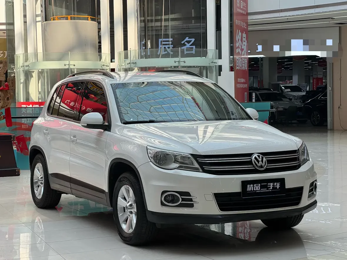 Volkswagen Tiguan (Tharu)