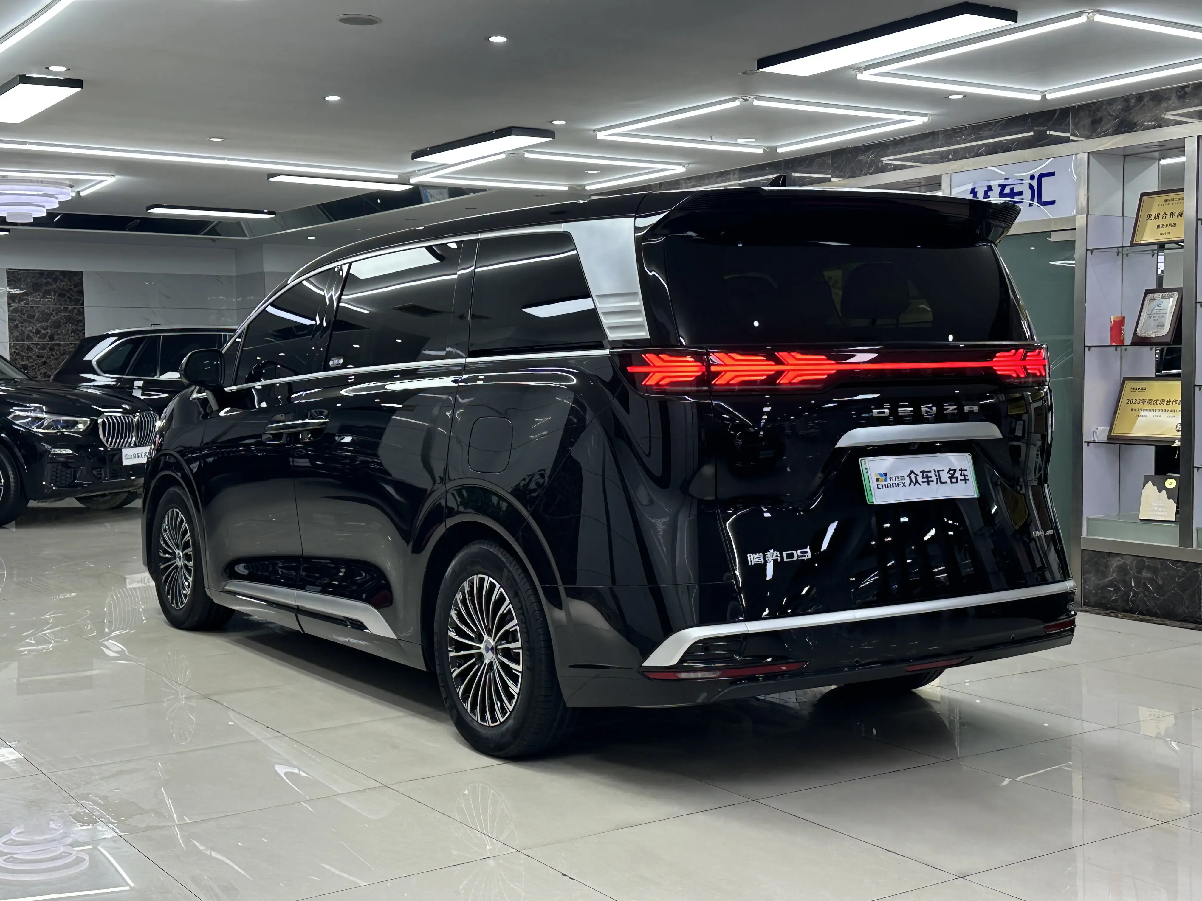 Denza D9 DM