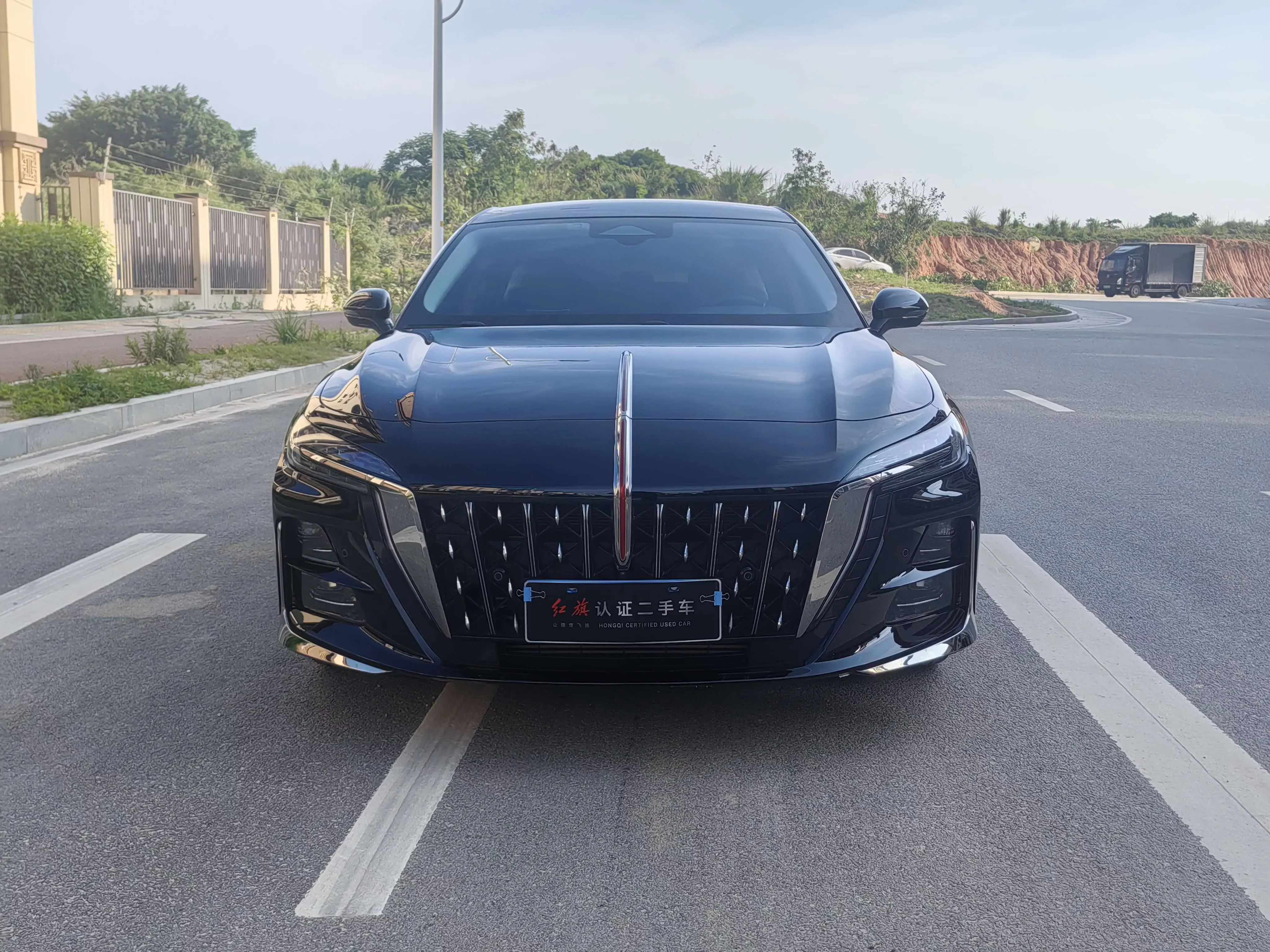 Hongqi H6