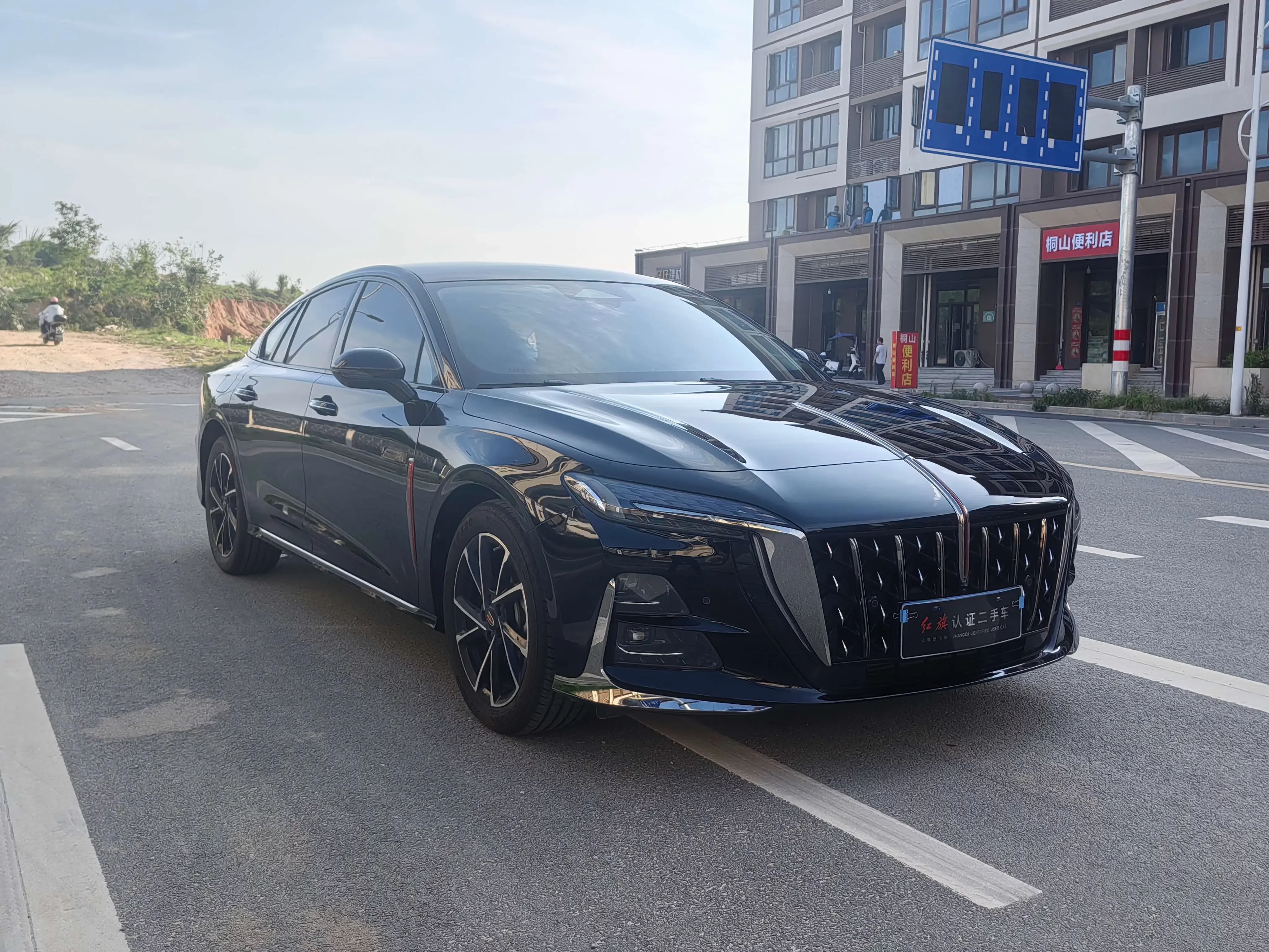 Hongqi H6