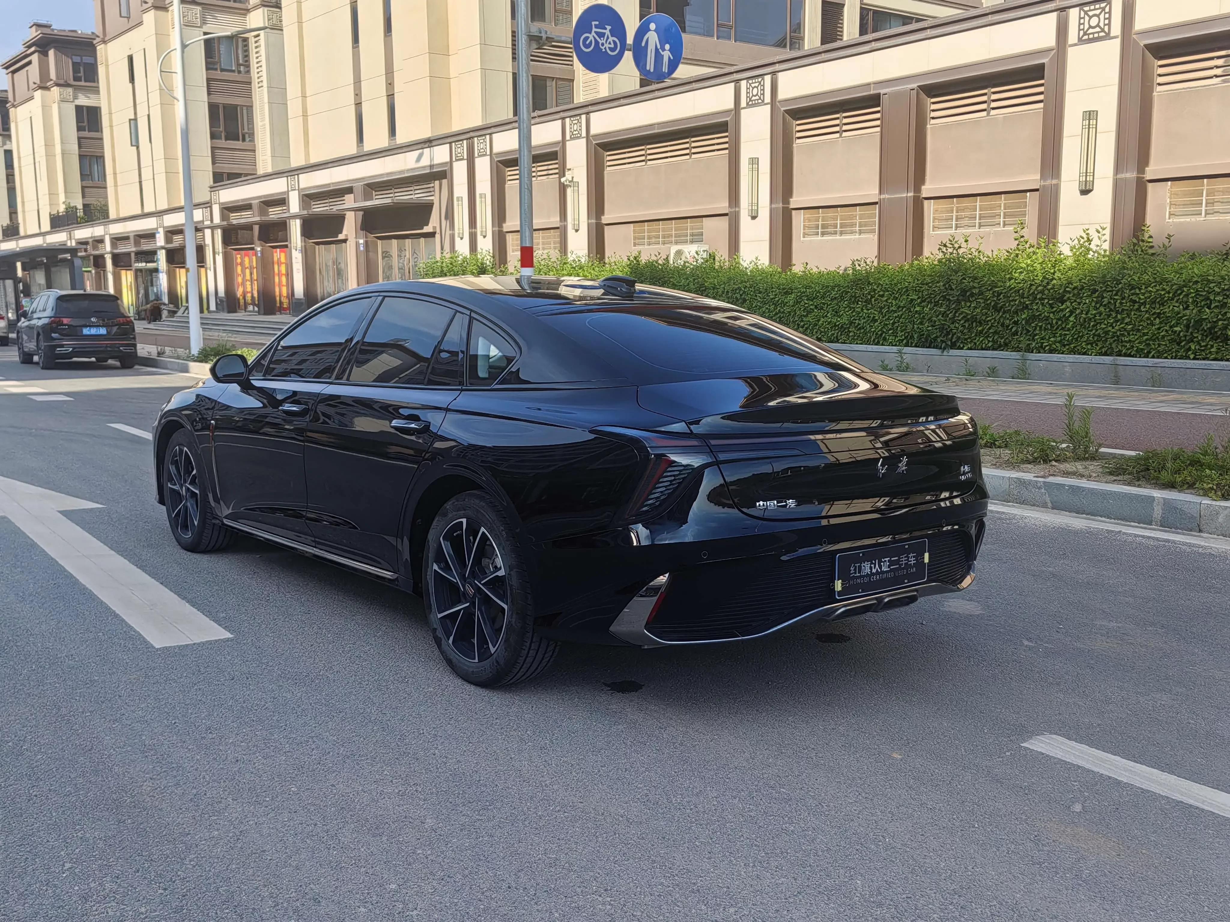Hongqi H6