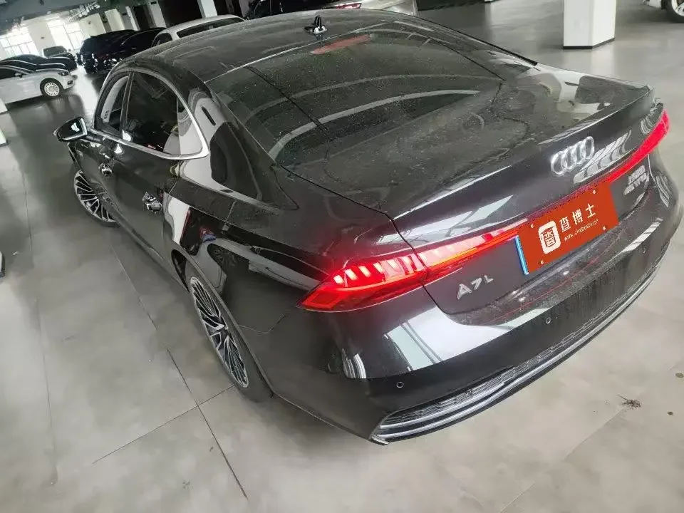 Audi A7L