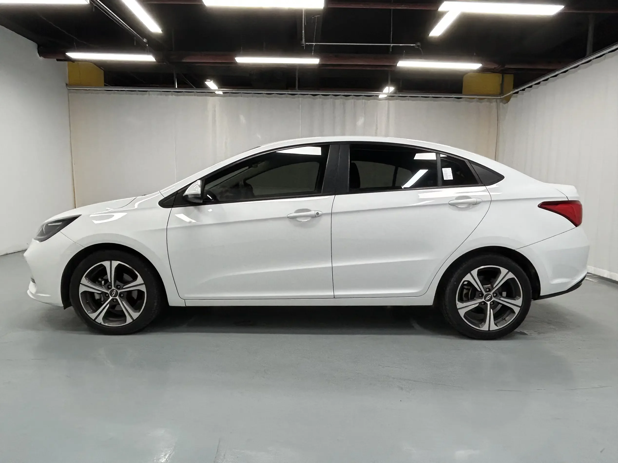Chery Arrizo 5