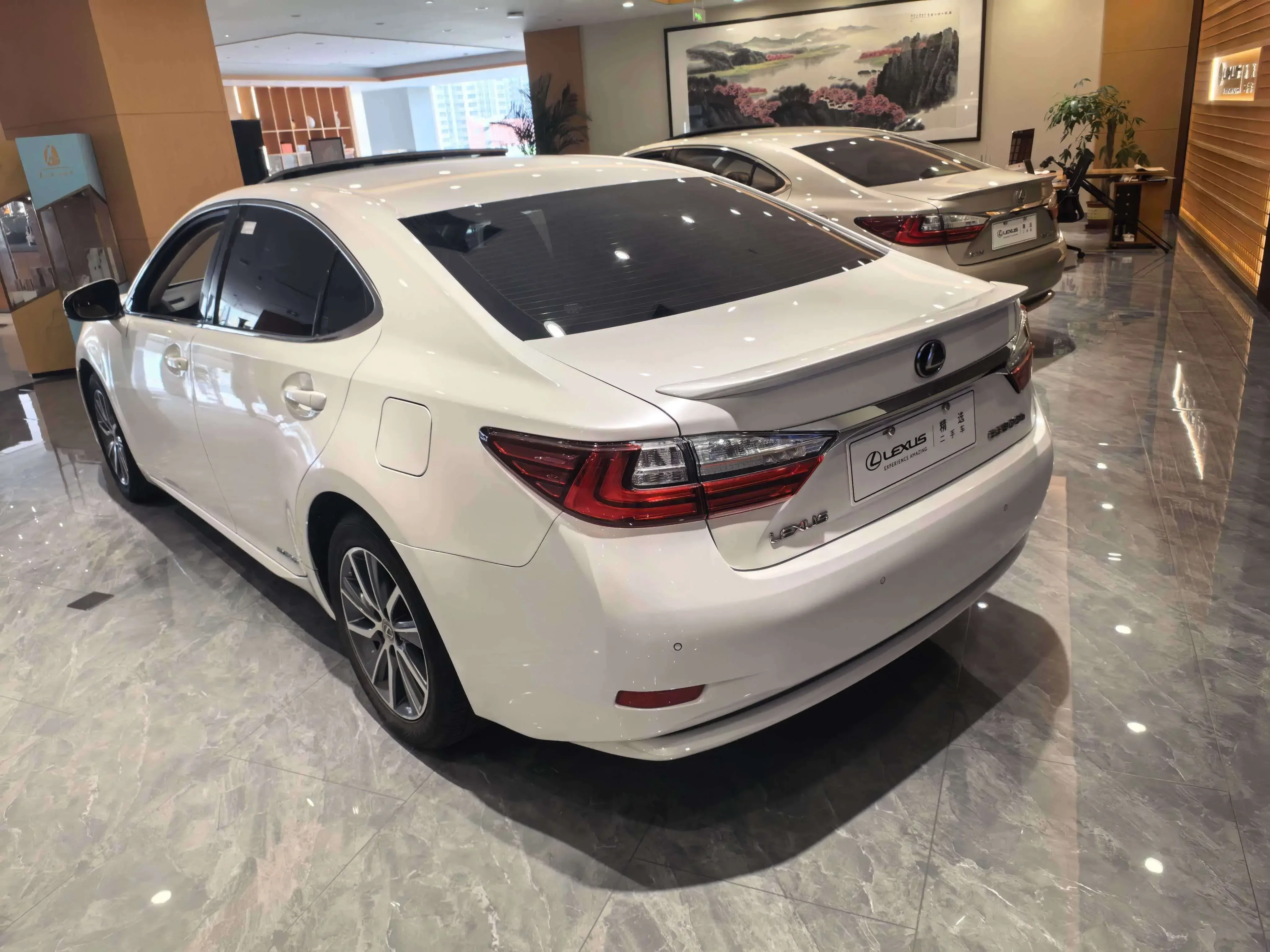 Lexus ES