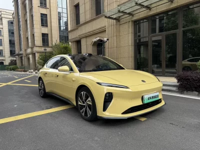 NIO ET5