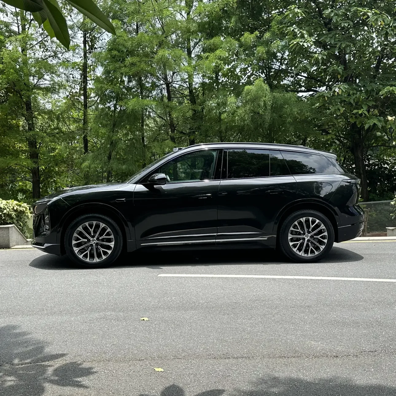 NIO ES6
