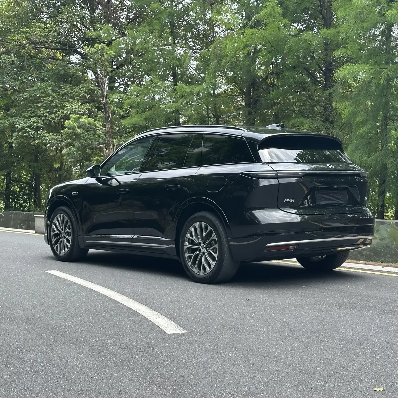NIO ES6