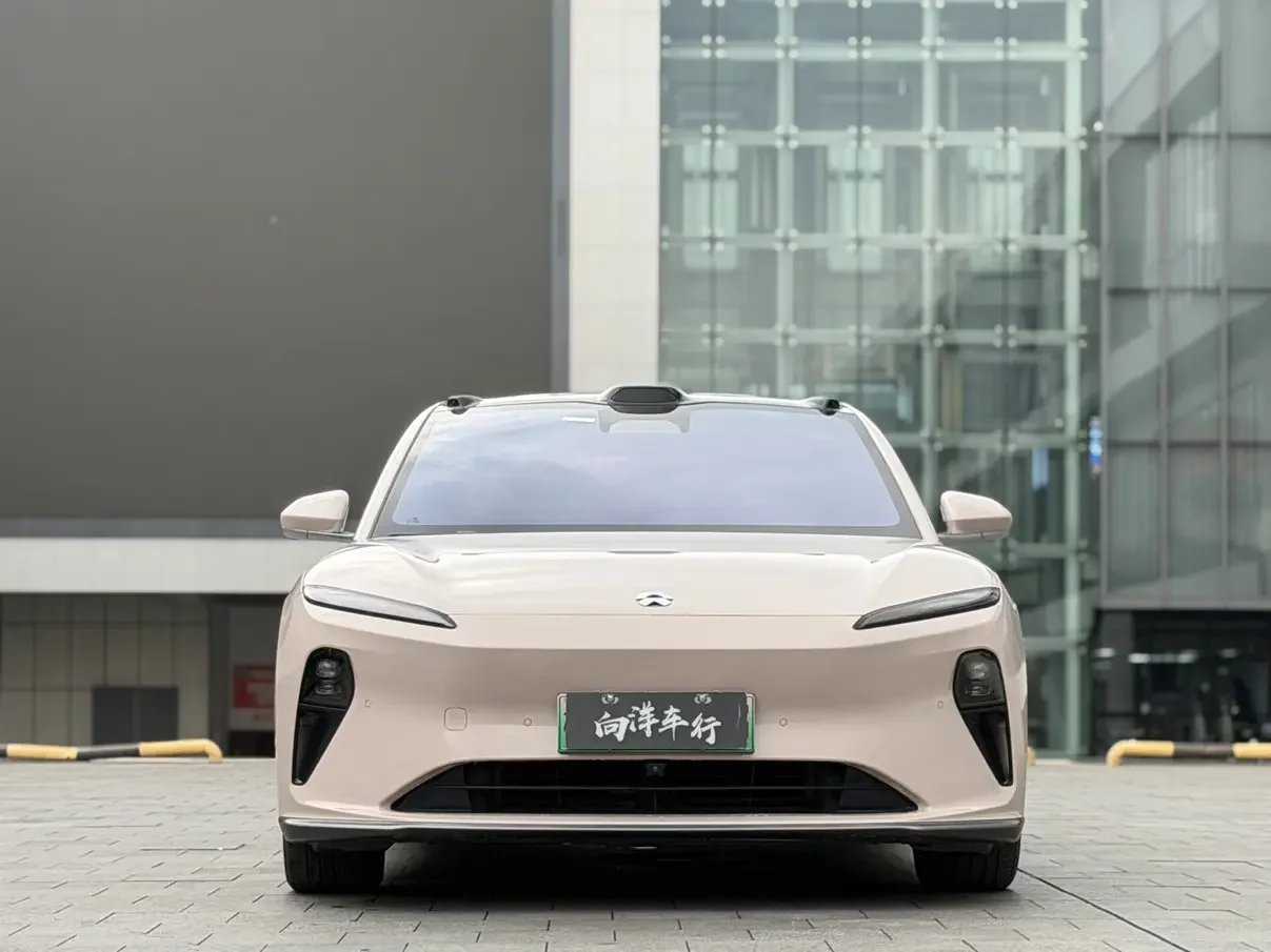 NIO ET5