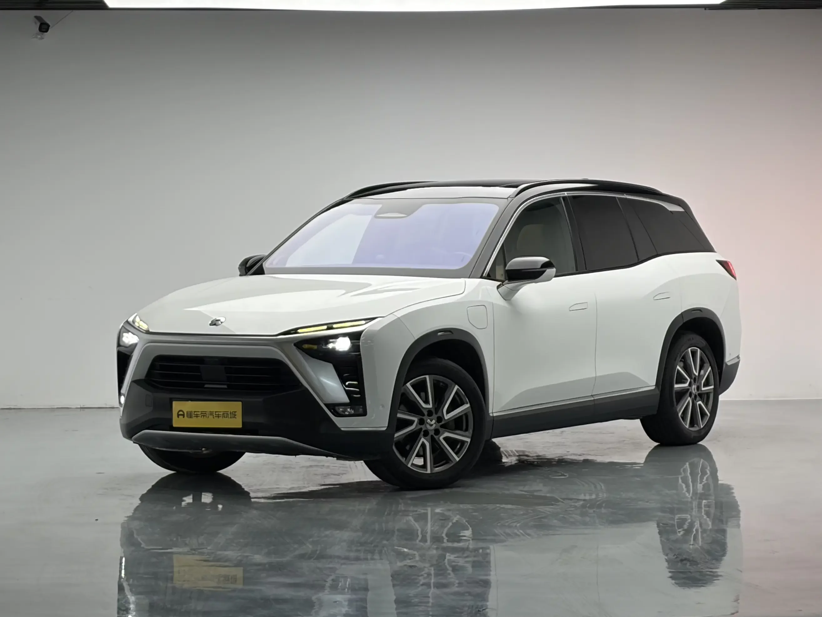 NIO ES8