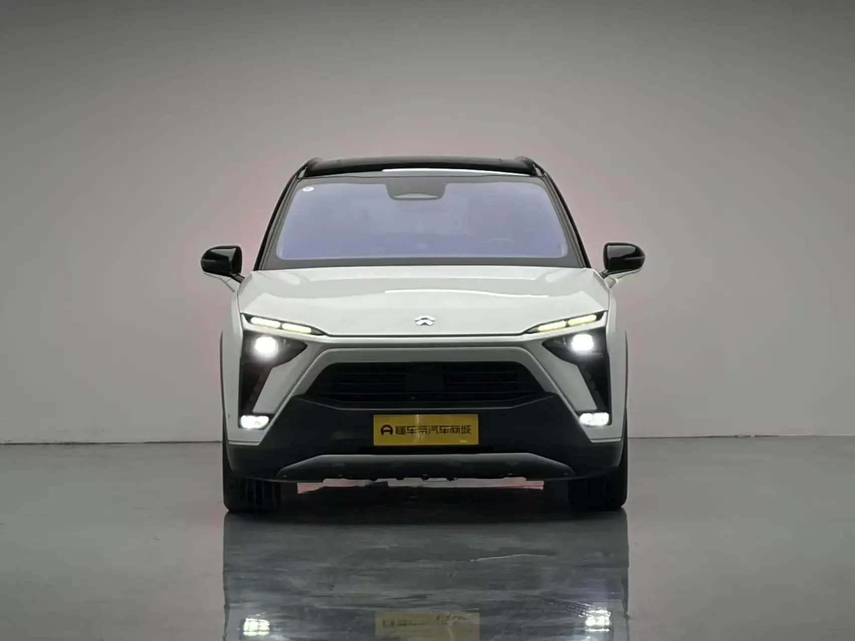 NIO ES8