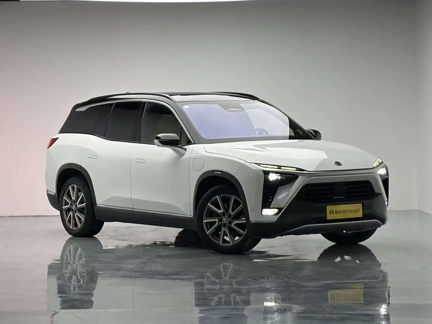 NIO ES8