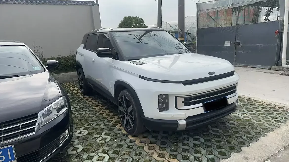 Geely ICON