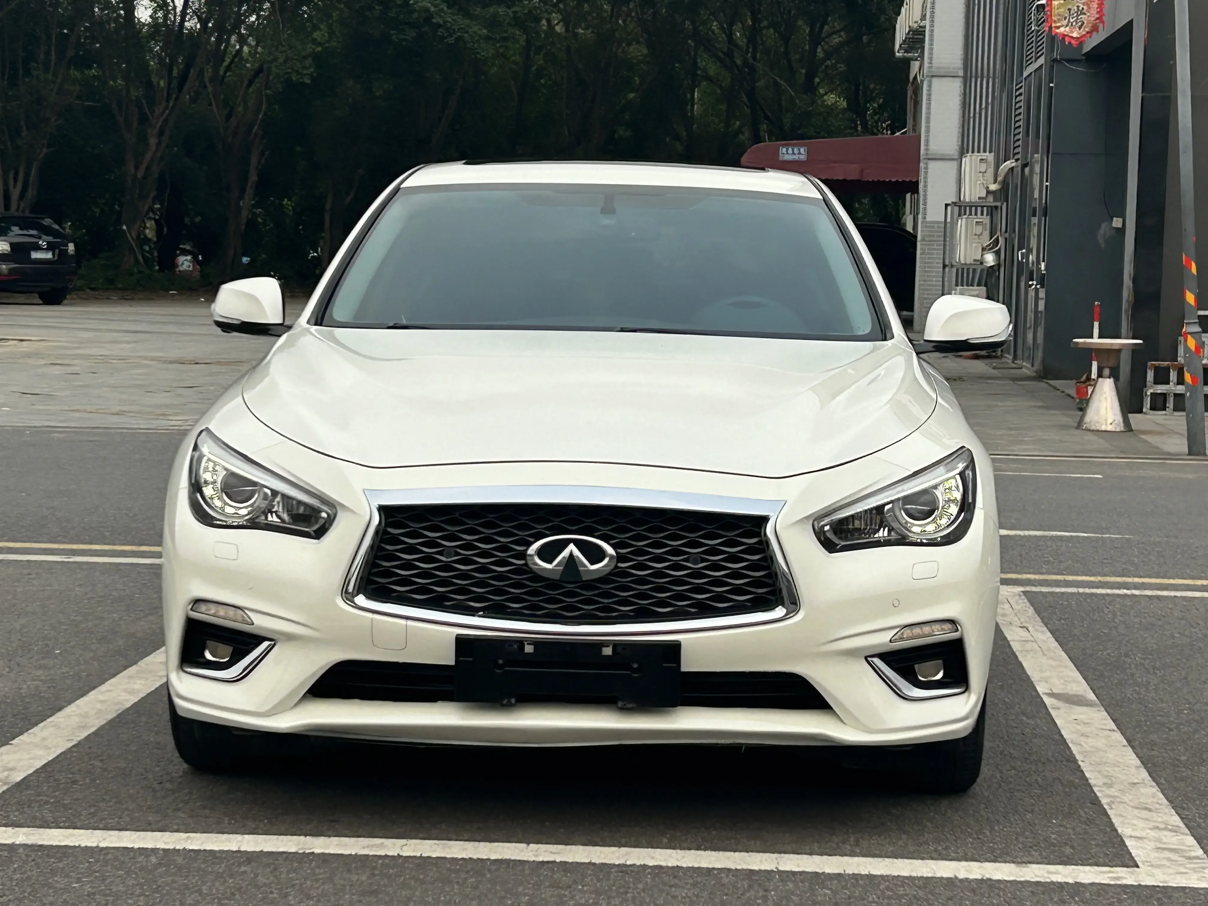 Infiniti Q50L