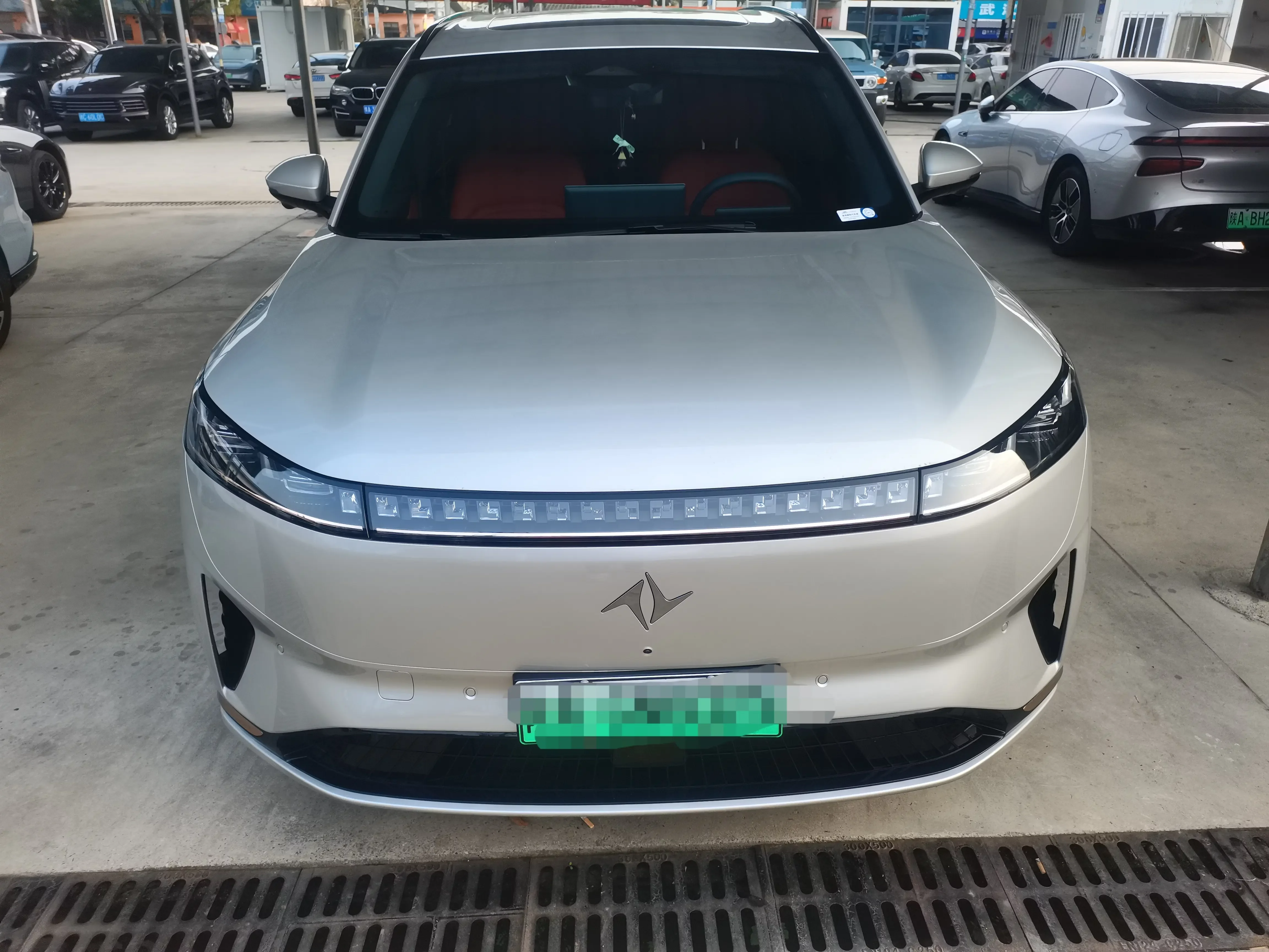 Dongfeng Yipai 008  из Китая