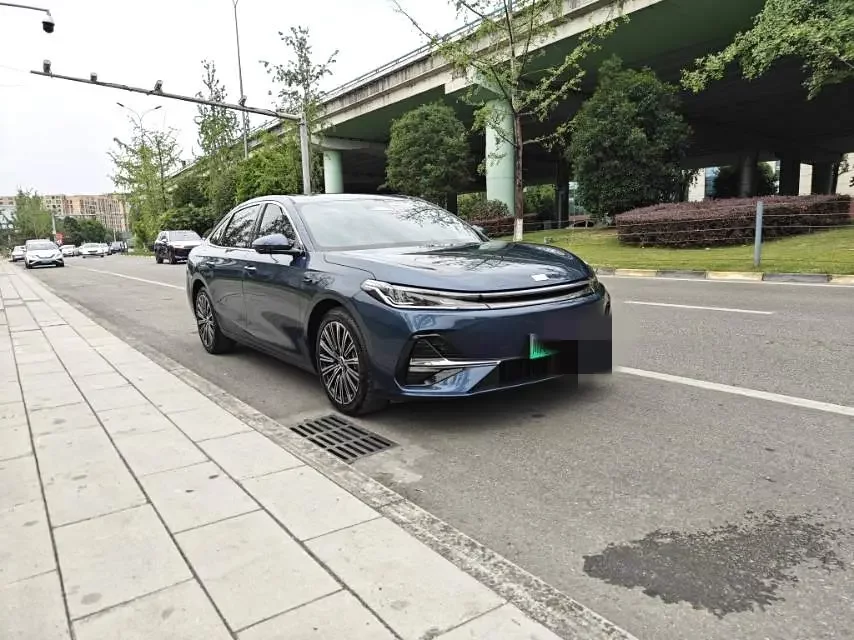 Geely Galaxy A7 EM