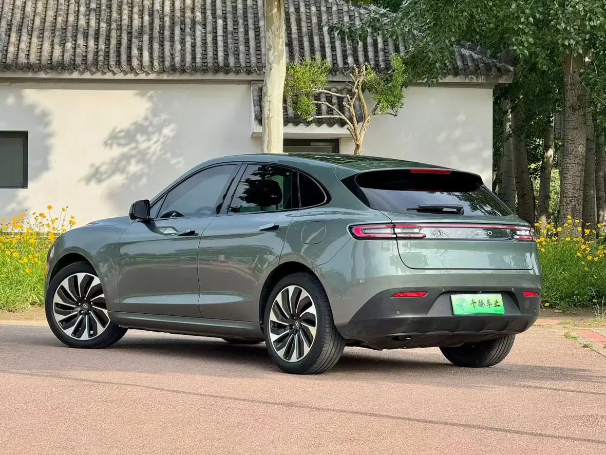 AITO M5