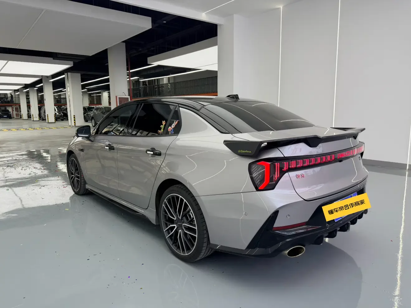 Lynk & Co 03