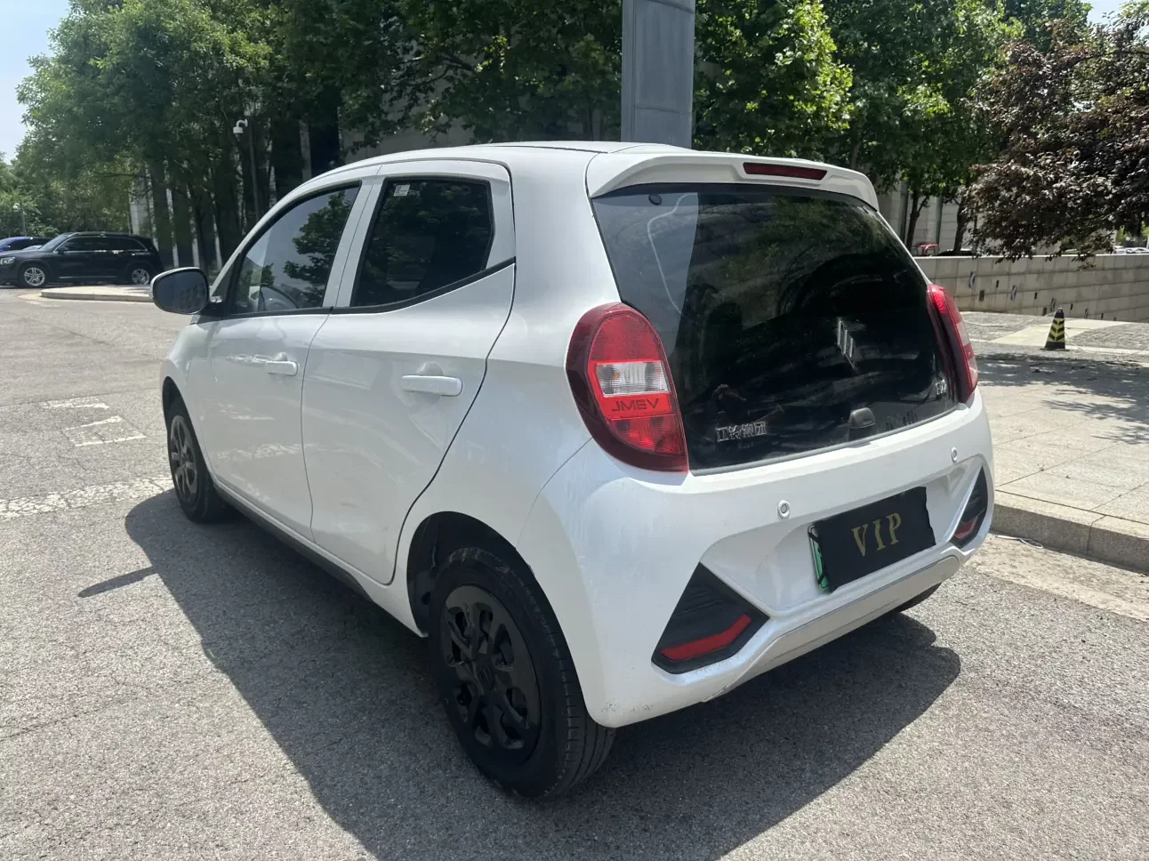 Jiangling Easy EV2