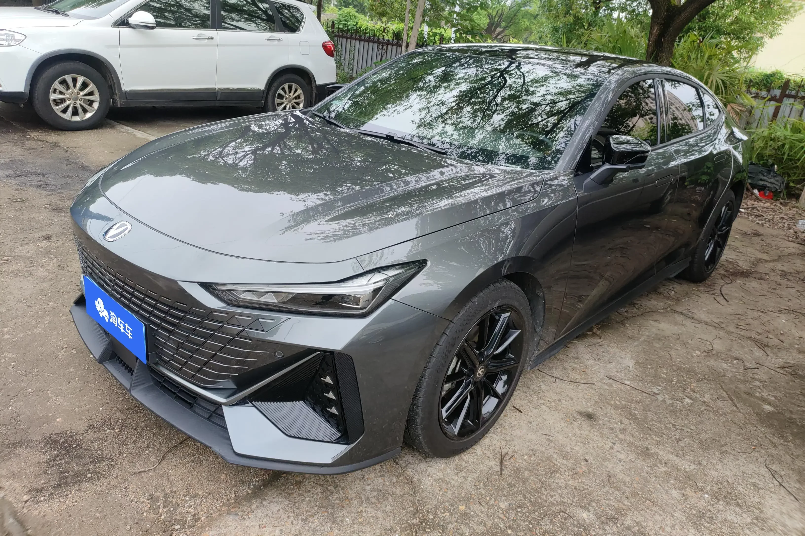 Changan UNI-V