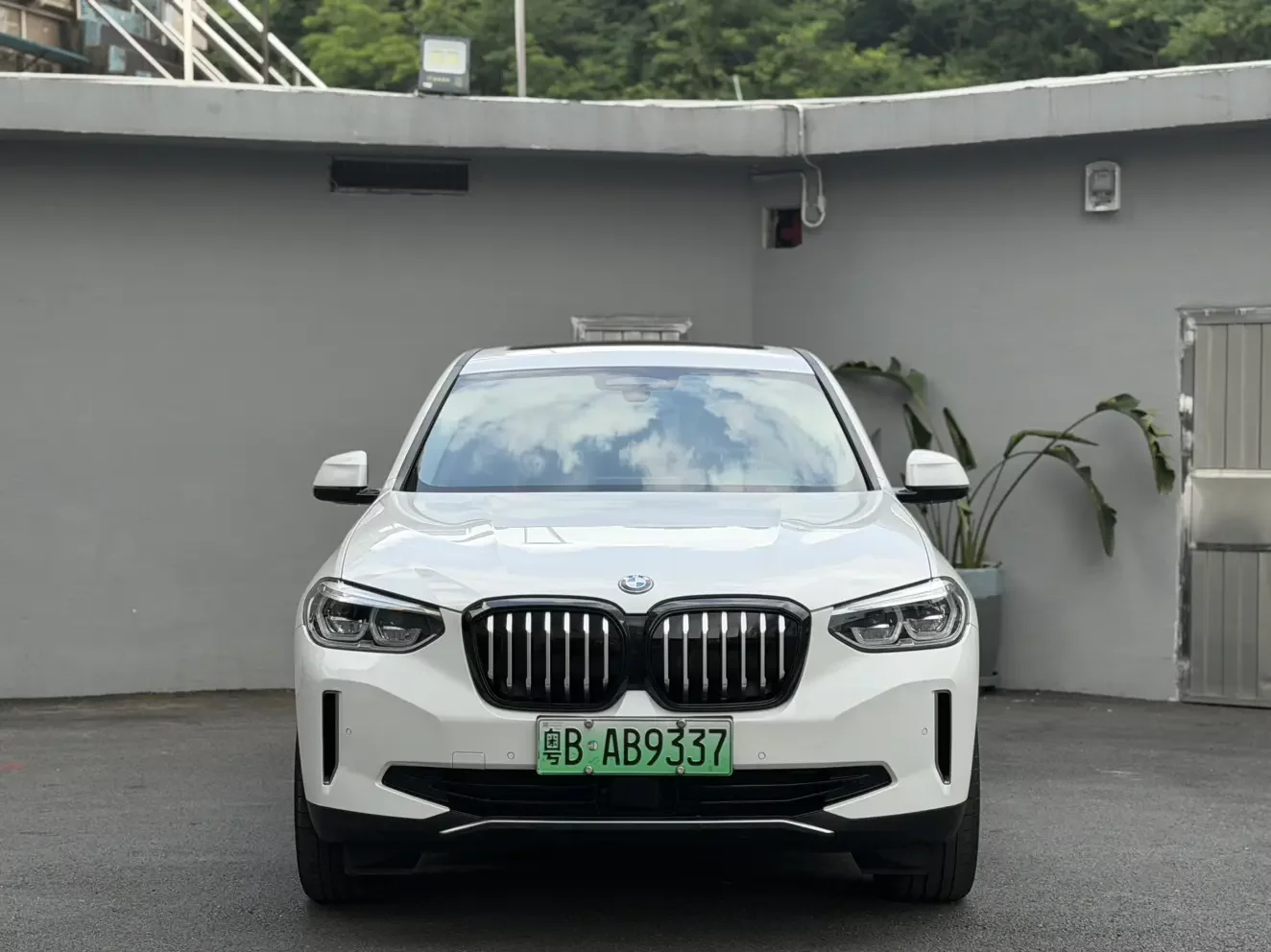 BMW iX3