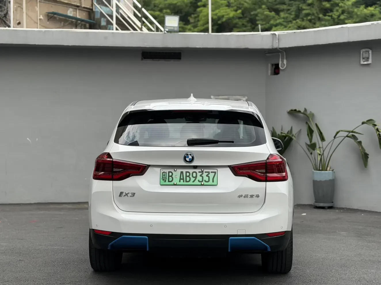 BMW iX3