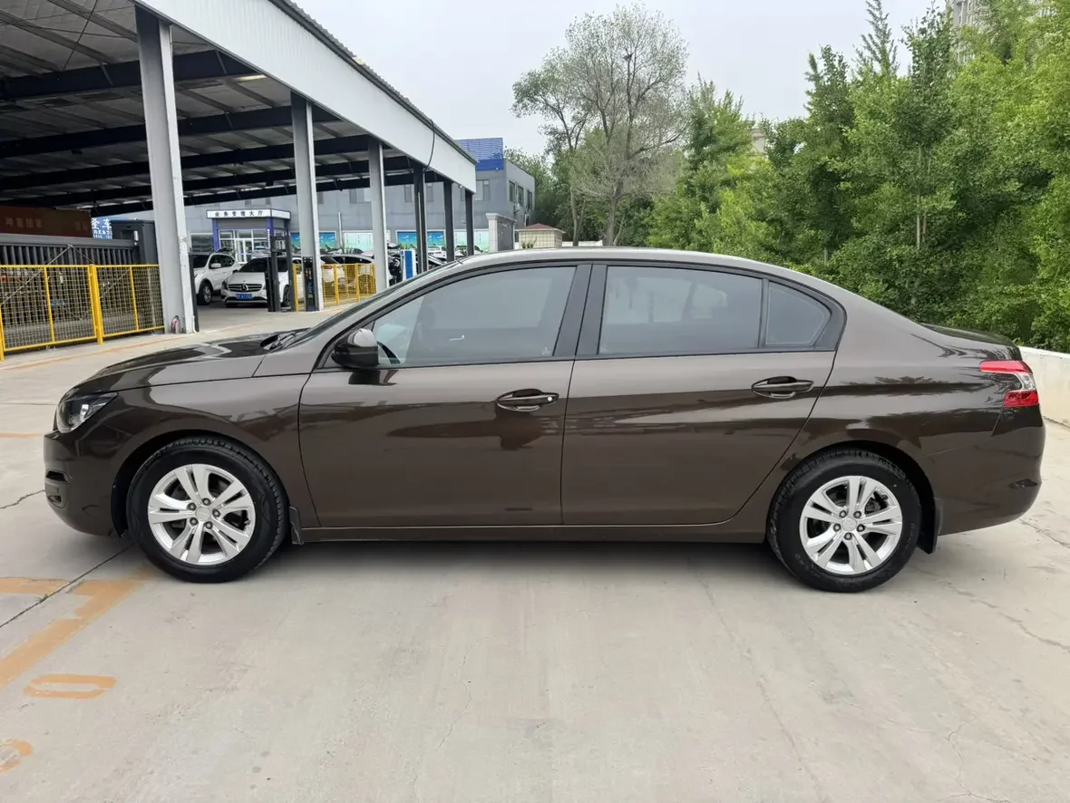Peugeot 408