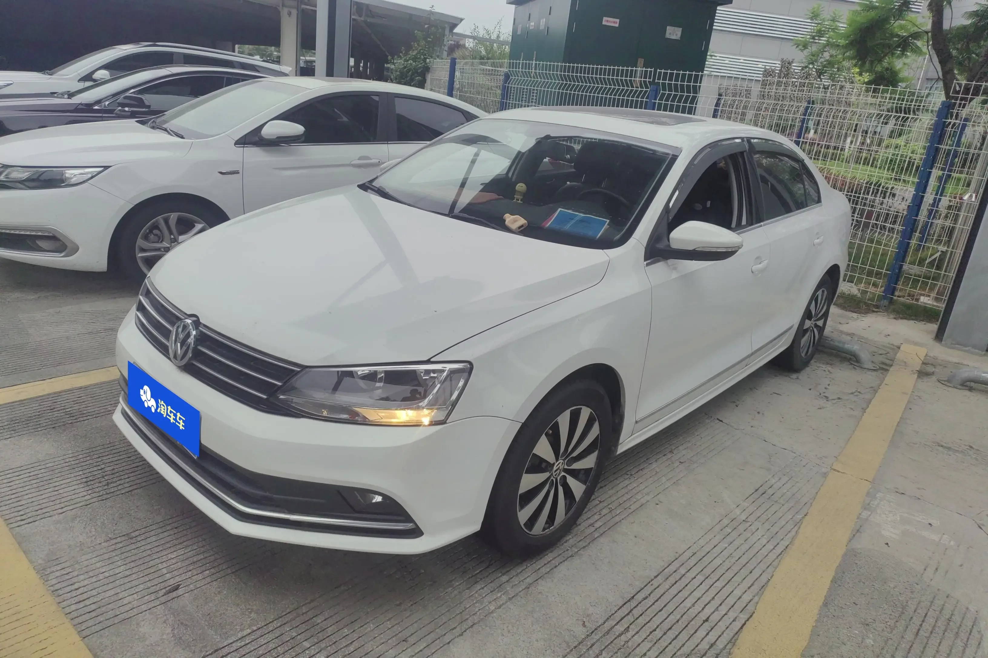 Volkswagen Sagitar
