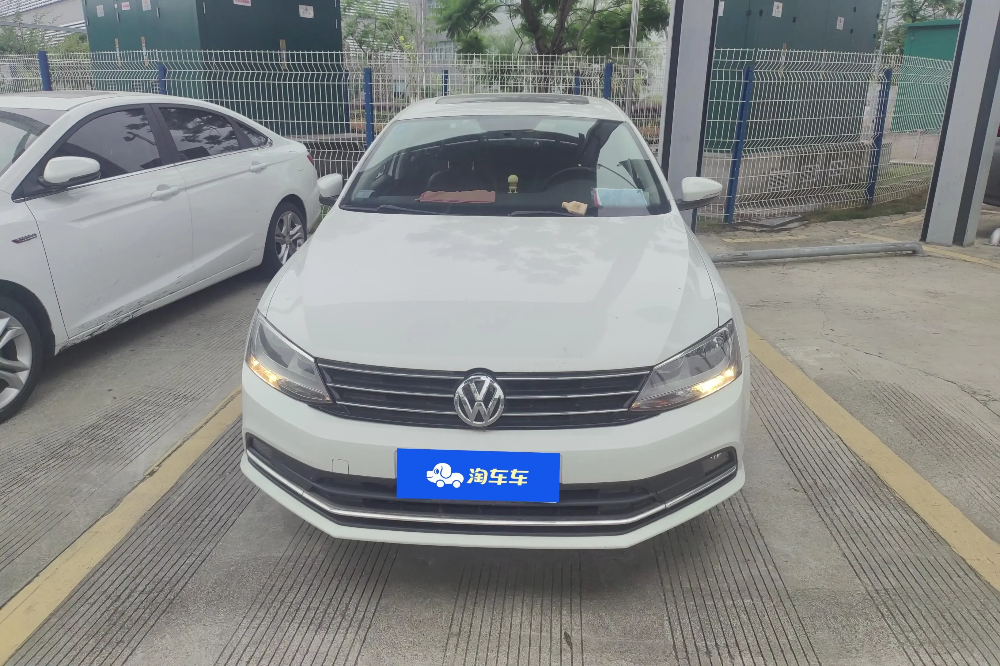 Volkswagen Sagitar
