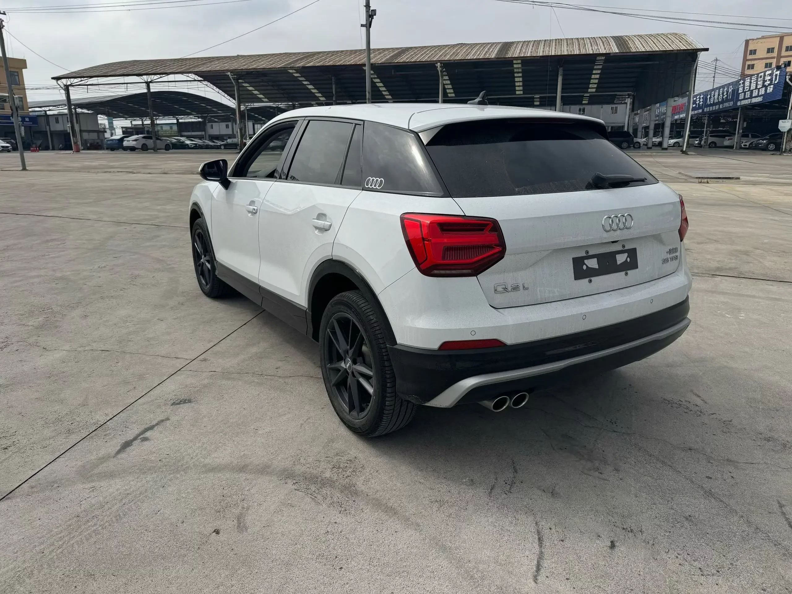 Audi Q2L