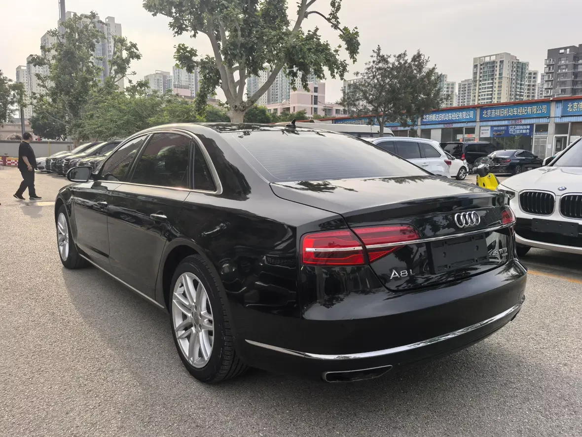 Audi A8