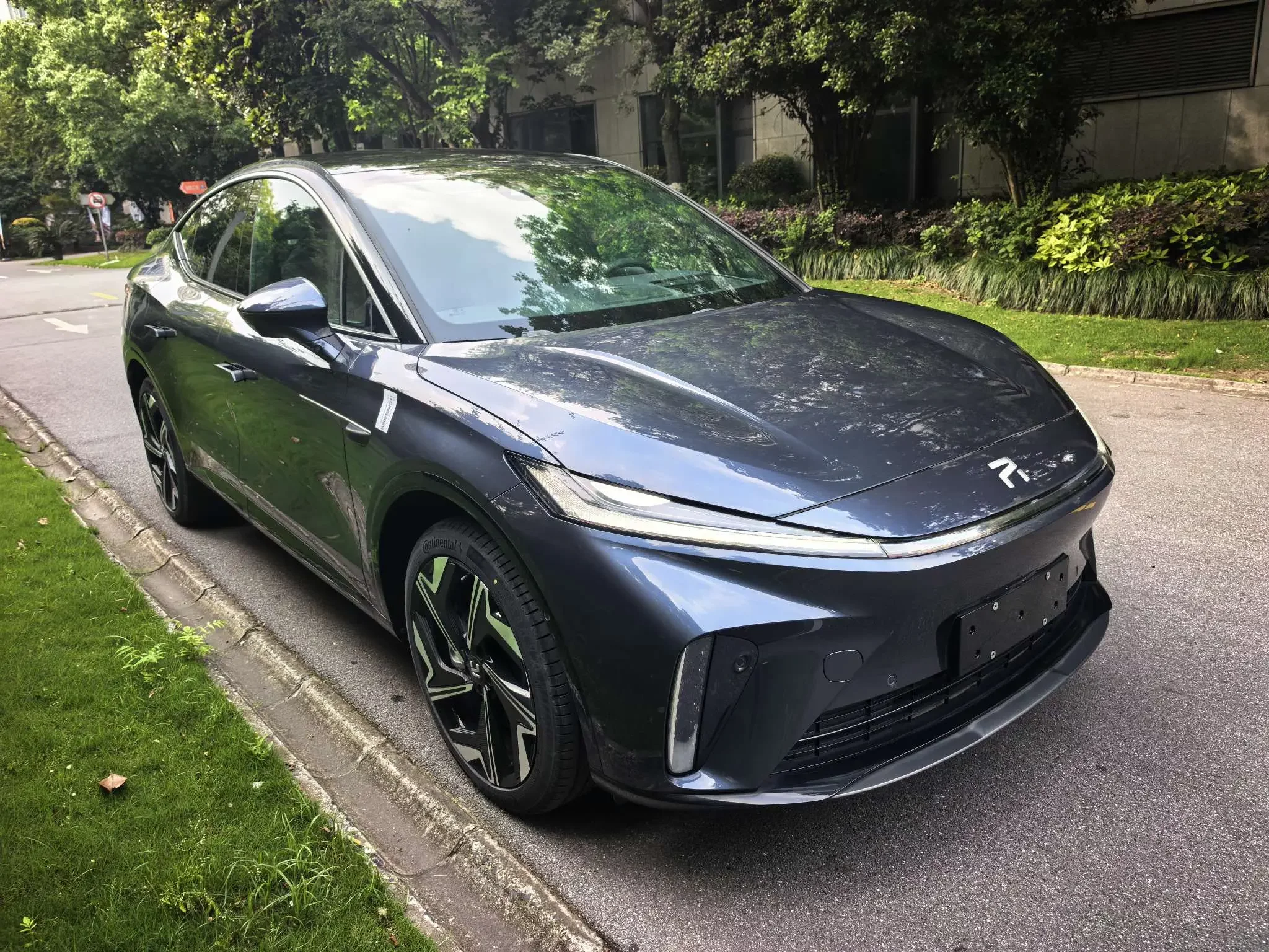 Rising Auto Feifan R7