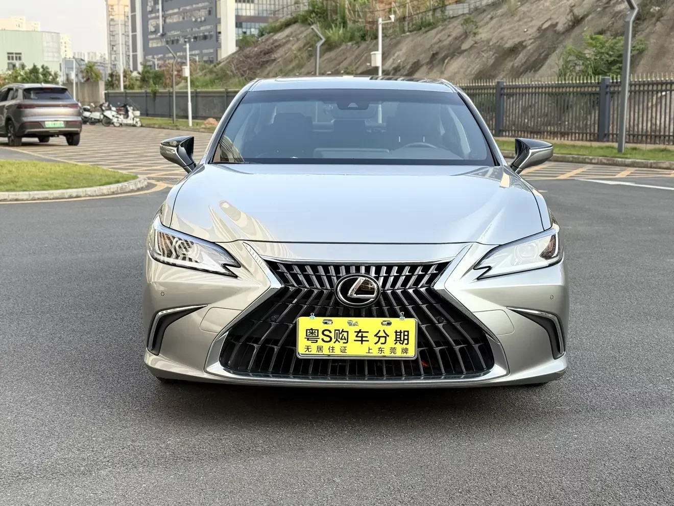 Lexus ES